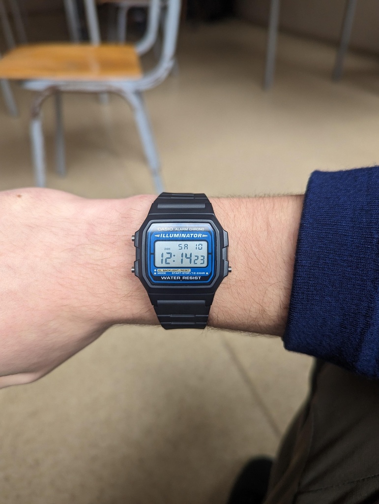 CASIO STANDARD F-105W-1A